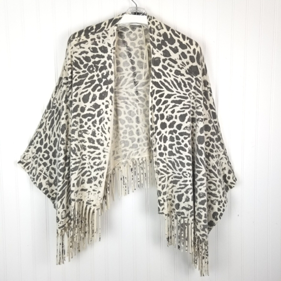 T Party Womens Kimono Wrap Poncho Open Cardigan Animal Print Size Small Fringe - Picture 7 of 7